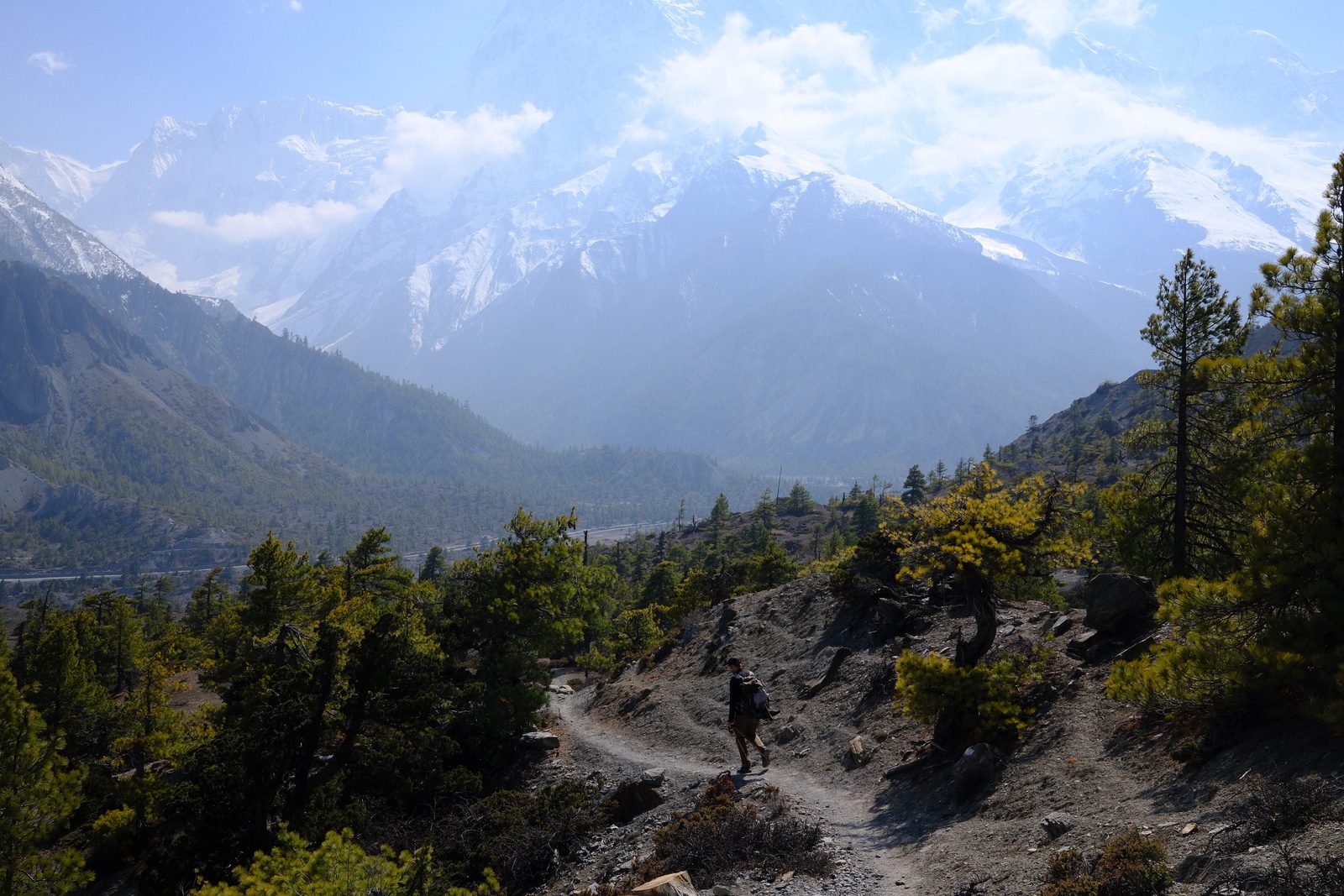 Heading down into Braka.